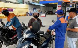 Giá xăng dầu trưa 31/10: E10 RON 95 vẫn rẻ, RON 92 nhỉnh hơn chút ít, dầu cách đỉnh 14.500 đồng, giá đầy bình ô tô Honda