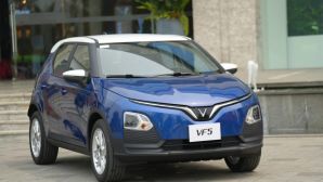 Thị trường ô tô quý 1: VinFast vượt các hãng xe xăng, dẫn đầu thị trường