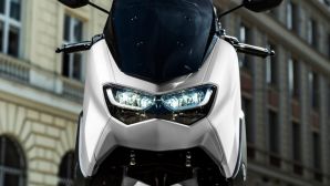 Quên Honda Air Blade đi, Yamaha ra mắt ‘tân binh’ xe tay ga cực đẹp, có phanh ABS, giá dễ tiếp cận