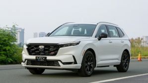 Bảng giá Honda CR-V mới nhất tháng 11/2024: Ưu đã siêu hời, quyết đua doanh số với Mazda CX-5 