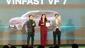 Bộ đôi VF 3 và VF 7 được vinh danh 'Ô tô của năm' tại Car Awards 2024