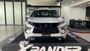 Giá xe Mitsubishi Xpander lăn bánh đầu tháng 1/2025 giảm cực sâu, còn nhận loạt quà tặng khủng