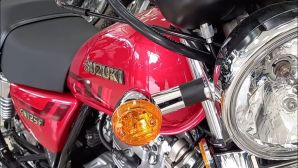 Tin xe máy 13/2: ‘Huyền thoại côn tay’ 125cc của Suzuki chính thức cập bến đại lý, giá 36 triệu đồng