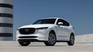 Giá lăn bánh Mazda CX-5 mới nhất giữa tháng 3/2025 rẻ lấn át Honda CR-V, hấp dẫn khách hàng Việt