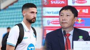 Đồng đội Xuân Son báo tin dữ cho HLV Kim Sang-sik, ĐT Việt Nam mất 'lá chắn thép'?