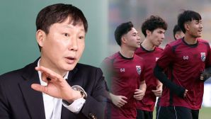 HLV Kim Sang-sik đón tin vui, ngôi sao từng 'xé lưới' ĐT Việt Nam nhận vinh dự lớn