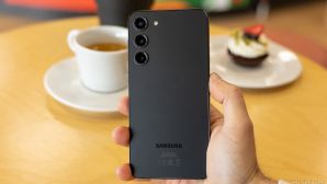 Giá đập hộp Galaxy S23 Plus tháng 5: Vua AI màn lớn giá rẻ nay rẻ như cho, đủ hạ gục iPhone 16 Plus