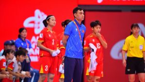 Ở rất gần tấm vé dự World Cup, HLV ĐT Việt Nam gửi chiến thư tới gã khổng lồ châu Á