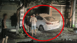 Mức xử phạt tài xế Mazda tông xe Lexus, lao vào nhà dân rồi bỏ trốn có thể phải đối diện?