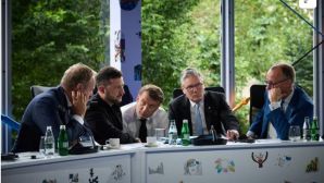 Ukraine trình 40 trang sách trắng kiến nghị EU tung đòn trừng phạt khắc nghiệt hơn với Nga