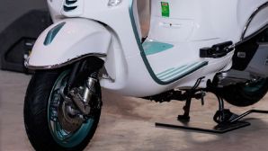 ‘Huyền thoại xe ga’ 125cc của Ý ra mắt tại Việt Nam: Thiết kế vượt thời gian, đỉnh hơn Honda SH Mode