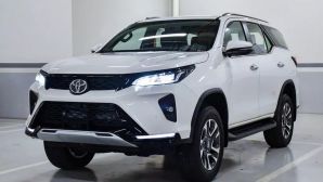 Giá lăn bánh siêu rẻ cuối tháng 5/2025, Toyota Fortuner dễ hạ gục Ford Everest và Hyundai Santa Fe