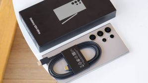 Giảm khủng 13 triệu, Galaxy S24 Ultra giờ rẻ như cho, AI cực xịn, camera ăn đứt iPhone 16 Pro Max