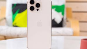 Giá đập hộp iPhone 16 Pro Max fullbox giảm mạnh, hiệu năng khủng top 1 áp đảo doanh số Galaxy S25 Ultra