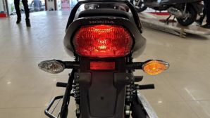 Tin xe cuối tuần: Honda mở bán ‘huyền thoại côn tay’ 125cc mới giá 22,8 triệu đồng, khắc chế Exciter