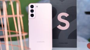 Galaxy S22 Plus sập giá hơn 6 triệu, trang bị vẫn mạnh hơn iPhone 16 Plus, so kè với iPhone 15 Pro