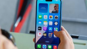 Giá đập hộp iPhone 16 Plus rẻ hơn iPhone 16 Pro Max 10 triệu, mượt y chang, bán chạy top 10 toàn cầu