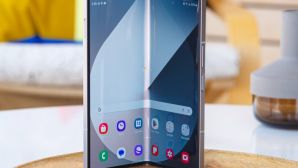 Galaxy Z Fold6 giảm sâu cả chục triệu, Galaxy AI đỉnh chóp áp đảo iPhone 16 Pro Max, top 1 điện thoại màn hình gập