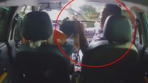 Clip: Sau câu nói ‘đừng để tao điên lên’, 1 tài xế ở Nam Định liên tục bị hành khách hành hung dã man