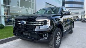 Giá lăn bánh Ford Everest cuối tháng 6/2025 cực rẻ, hạ đo ván Toyota Fortuner và Hyundai Santa Fe