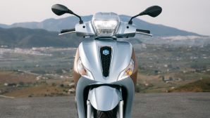 ‘Hất cẳng’ Honda SH, Piaggio ra mắt mẫu xe ga hạng sang mới đẹp long lanh, giá bán cực cạnh tranh