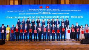 Huawei Technologies Co., Ltd và EVN ký kết Biên bản ghi nhớ hợp tác phát triển hạ tầng năng lượng bền vững 