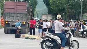Hiện trường tang thường vụ thanh niên bị cuốn vào gầm xe đầu kéo, nạn nhân bị kéo lê trên đường