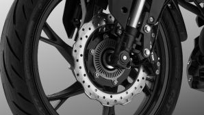 Tin xe 8/7: Ra mắt ‘vua côn tay’ mới có ABS 2 kênh ăn đứt Honda Winner X và Yamaha Exciter, giá rẻ