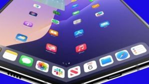 Chiếc iPhone màn hình gập đầu tiên lộ diện, không nếp gấp, mỏng chỉ 4,5mm, giá hơn 50 triệu đồng