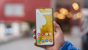 Galaxy S22 Plus giảm khủng còn hơn 6 triệu. trang bị chiến đến mức lấn át iPhone 16 dễ như ăn kẹo