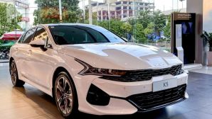 Giá lăn bánh Kia K5 giữa tháng 7/2025 đang ở mức cực kỳ cạnh tranh, nhăm nhe ‘hất cẳng’ Toyota Camry