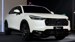 Honda HR-V 2025 chính thức ra mắt giá 620 triệu đồng: Thiết kế cực đẹp, đả bại Toyota Corolla Cross