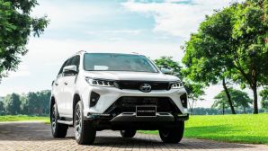 Giá lăn bánh Toyota Fortuner giữa tháng 7/2025 cực rẻ, tuyên chiến Hyundai Santa Fe và Ford Everest