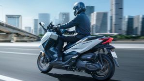 Tin xe hot 18/7: Honda ra mắt ‘vua xe ga’ mới tinh với giá hấp dẫn, trang bị ‘vượt mặt’ Honda SH