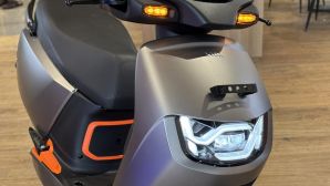 Quên Honda Vision đi, ‘xe ga quốc dân’ mới đẹp hơn cả SH Mode và LEAD về đại lý, giá 15,8 triệu đồng