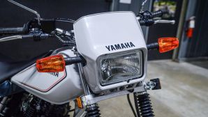 Yamaha chính thức ra mắt ‘huyền thoại côn tay’ 195cc mới chất hơn Honda Winner X và Exciter, giá mềm