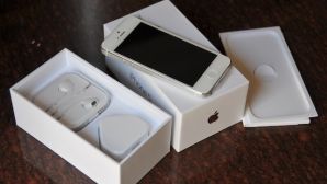 Góc hoài niệm: Nhìn lại phụ kiện của iPhone Apple ngày xưa mà thèm thuồng!