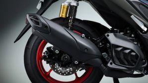 Tin xe 4/8: ‘Vua xe ga’ mới của Yamaha ra mắt giá 57 triệu đồng, đại chiến Honda Air Blade và Vario
