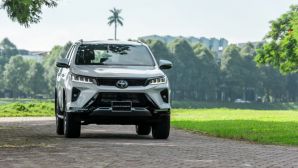 Giá lăn bánh Toyota Fortuner đầu tháng 8/2025 cực 'mềm', ‘đại phá’ Hyundai Santa Fe và Ford Everest