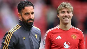Tin chuyển nhượng sáng 11/8: Hojlund trên đường rời MU; Man United kích hoạt bom tấn thứ 5?