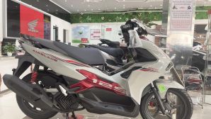  Bảng giá xe Honda Air Blade 2025 giữa tháng 8/2025 giảm sập sàn: Đại lý chơi lớn quyết hạ đo ván xe điện