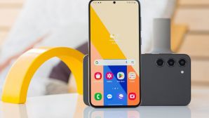 Galaxy S23 Plus rẻ như bèo trang bị xịn hơn iPhone 16 Plus, màn lớn 120Hz nét như iPhone 16 Pro Max