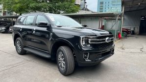 Giá Ford Everest lăn bánh giữa tháng 8/2025 rẻ hiếm thấy, đe nẹt Toyota Fortuner và Hyundai Santa Fe