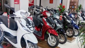 Bảng giá xe máy Honda tháng giữa 8/2025 đồng loạt 'chạm đáy': Đại lý giảm giá chơi tất tay với xe điện