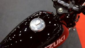 Suzuki chính thức ra mắt ‘huyền thoại côn tay’ 113cc mới giá 21 triệu đồng: Hạ đo ván Honda Winner X