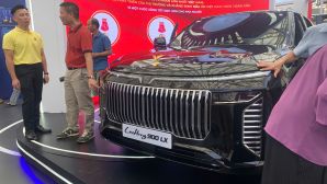 Cận cảnh VinFast Lạc Hồng 900 LX -  SUV điện chống đạn đưa đón nguyên thủ quốc tế tại đại lễ A80