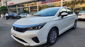 Giá xe Honda City lăn bánh cuối tháng 8/2025 đang cực rẻ, hạ đo ván Toyota Vios và Hyundai Accent