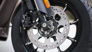 Tin xe 1/9: Ra mắt ‘vua côn tay’ mới giá 58 triệu đồng, ‘đè bẹp’ Yamaha Exciter và Honda Winner X