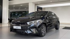 Giá lăn bánh Kia K3 đầu tháng 9/2025 rẻ át vía Mazda3 và Hyundai Elantra, khiến khách Việt dậy sóng