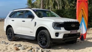 Hạ gục Hyundai Santa Fe và Toyota Fortuner, Ford Everest giảm giá lăn bánh cực rẻ giữa tháng 9/2025